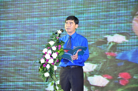 Đ/c Dương Văn An, Bí thư Trung Đoàn phát biểu tại Chương trình